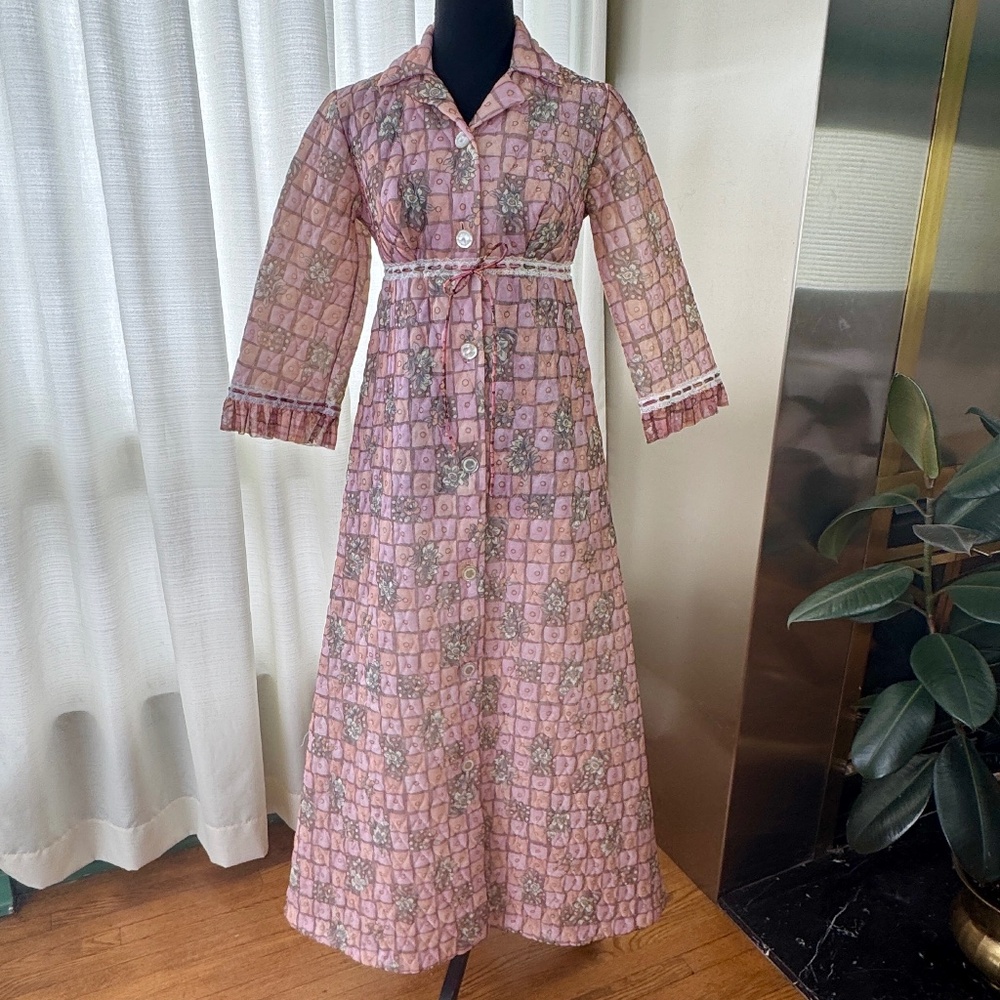 Vintage 1970s robe, Molyclaire Canada, modern size 6 (S/M)